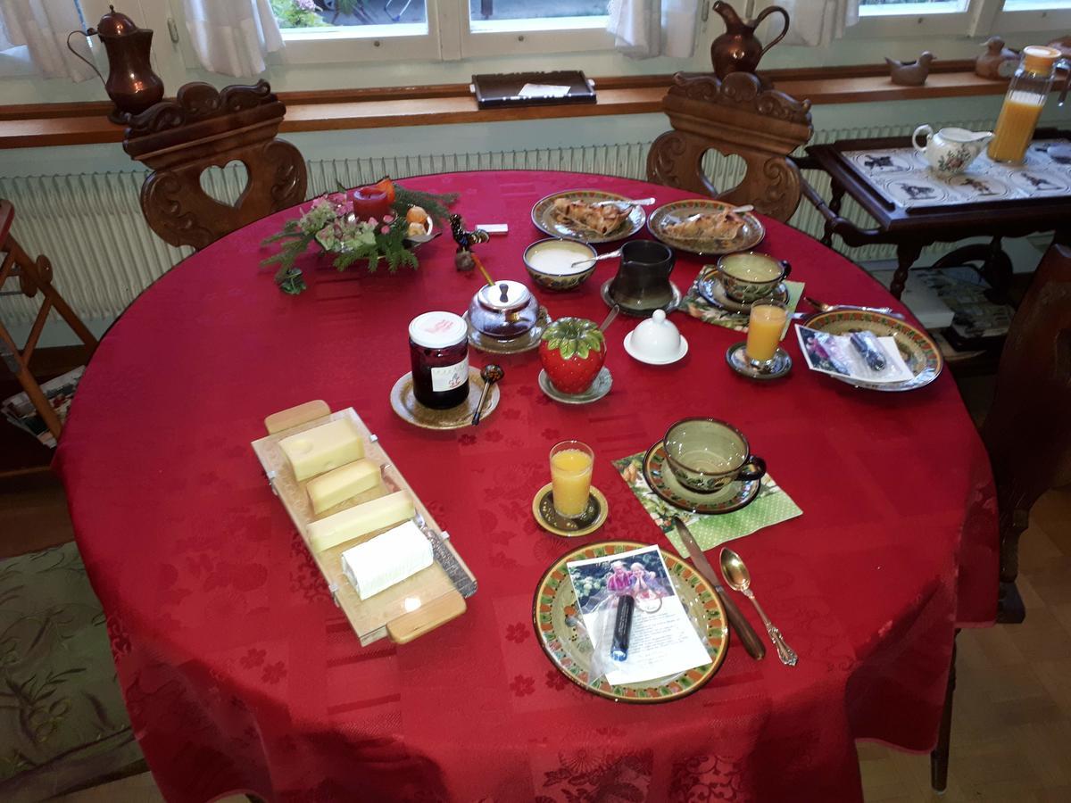 לינה וארוחת בוקר Riehen Chez Jean Et Daisy מראה חיצוני תמונה